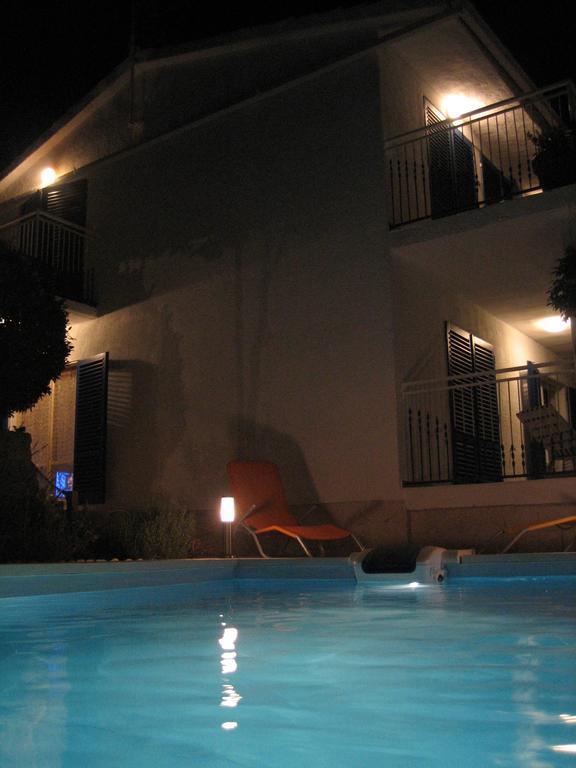 Apartments Mediterraneo 卡普里耶 外观 照片