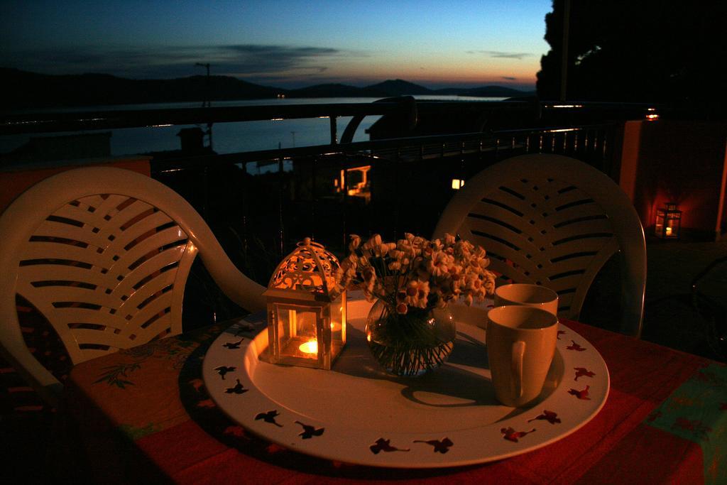 Apartments Mediterraneo 卡普里耶 外观 照片
