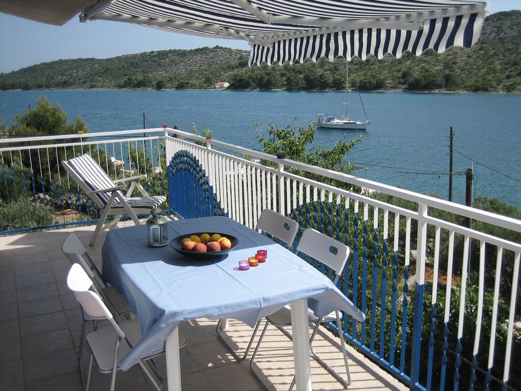 Apartments Mediterraneo 卡普里耶 外观 照片