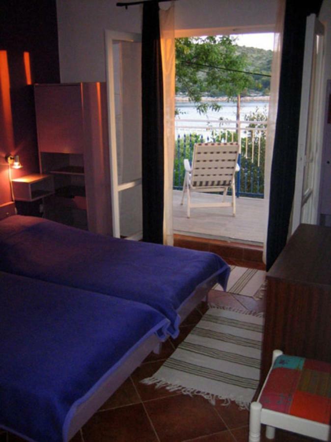 Apartments Mediterraneo 卡普里耶 外观 照片