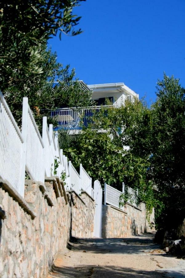 Apartments Mediterraneo 卡普里耶 外观 照片